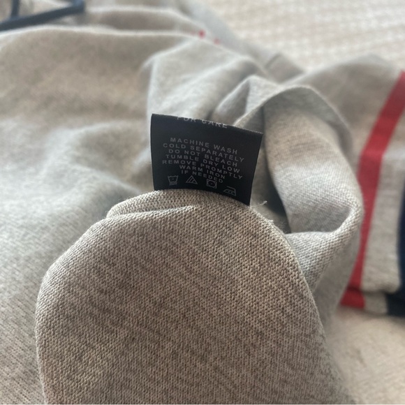 NFL grey New England Patriots cropped hoodie size Large - Picture 5 of 8